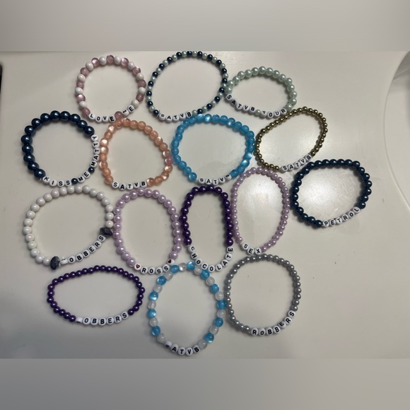 the 1975 still at their very best tour inspired friendship bracelets lot of 15 - Picture 1 of 1